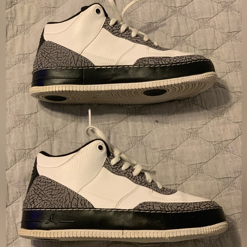 Nike jordan AJF 3. Size 1Y.
